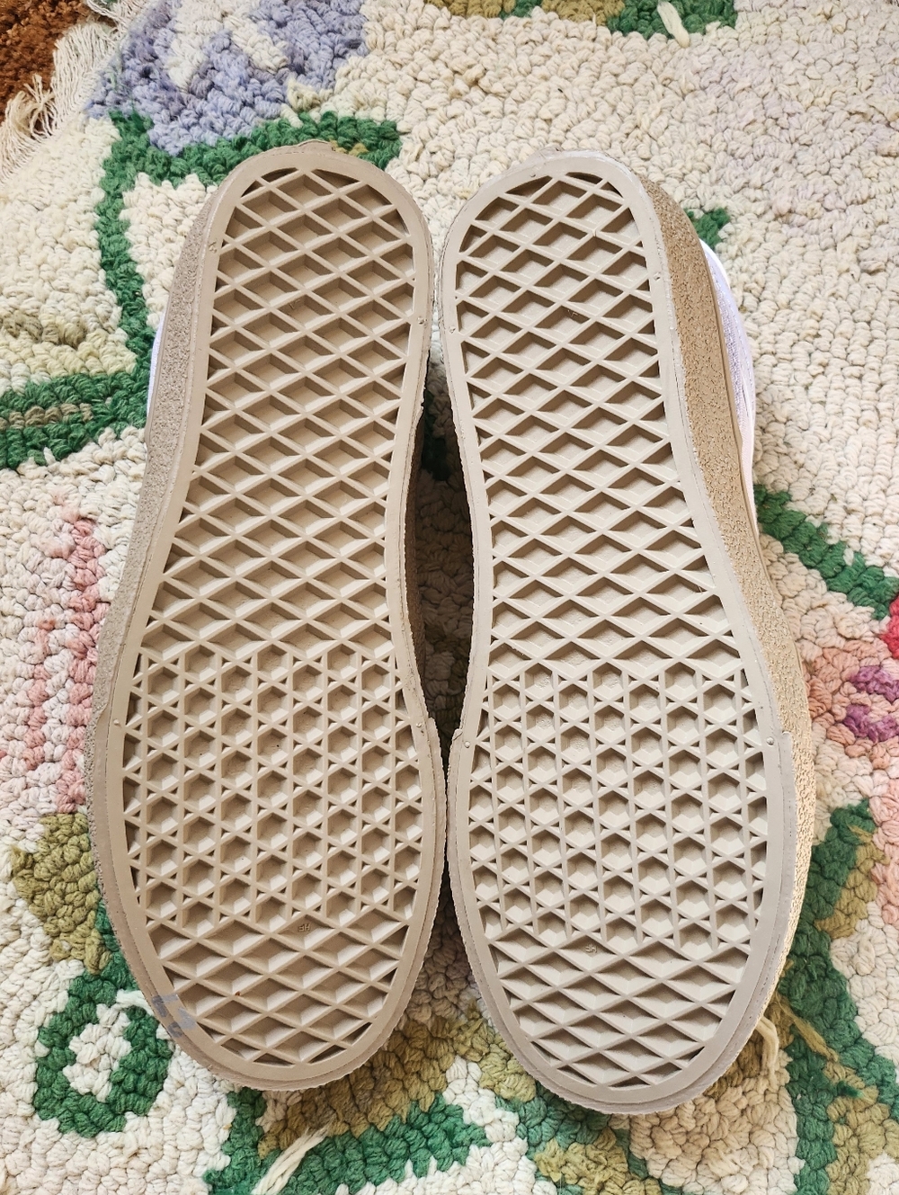 Vans Lavender Canvas Old Skool Trainers with Cream Sole - Picture 4 of 4